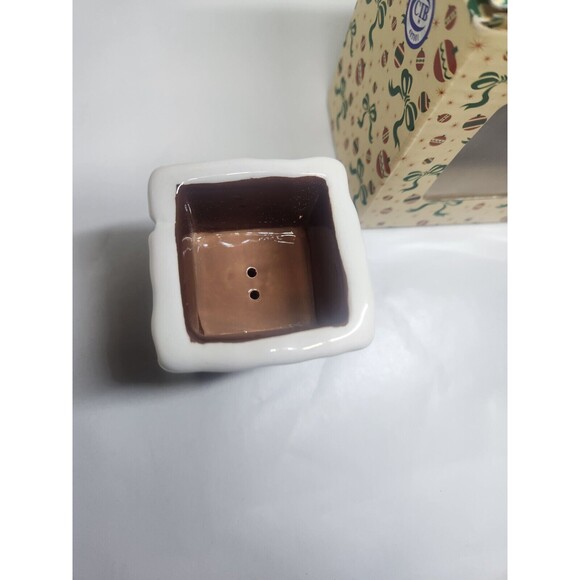 Santa Salt and Pepper  Tinsel Town Santa In Chimney Ceramic Set 180 Degrees - Picture 10 of 13